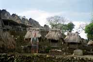 Flores/Indonesien/Gunung Inerie/Bajawa: Das traditionelle Dorf Bena