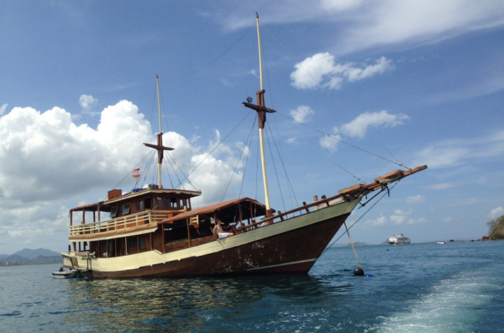 Boat in Komodo National Park - Boat Charter - Privat - segeln - Phinisi