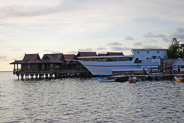 Pantai Gapura Hotel in Makassar