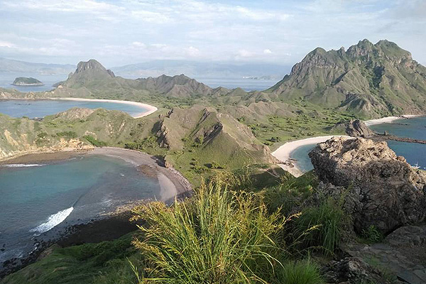 Padar Island - Pink Beach - Flores - Indonesien - Komodo Nationalpark